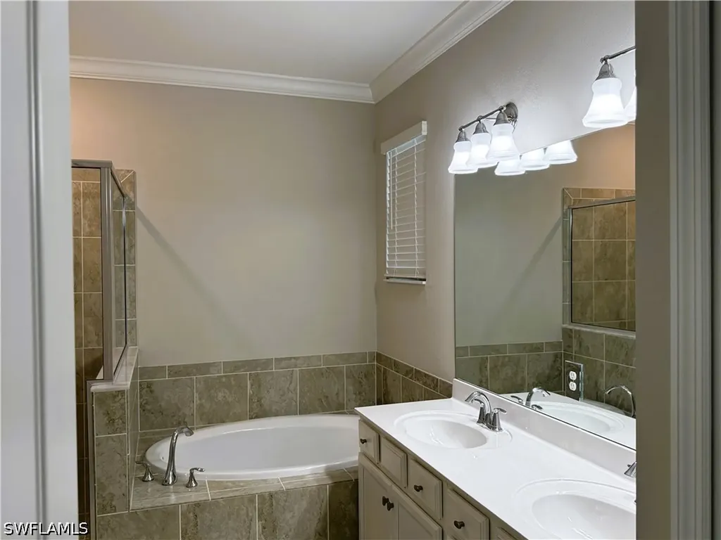 9444 Glenforest Drive Naples FL 34120