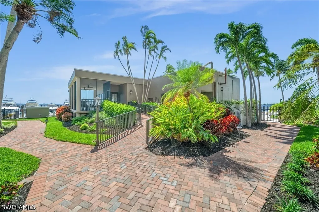 1900 Virginia Avenue Fort Myers FL 33901