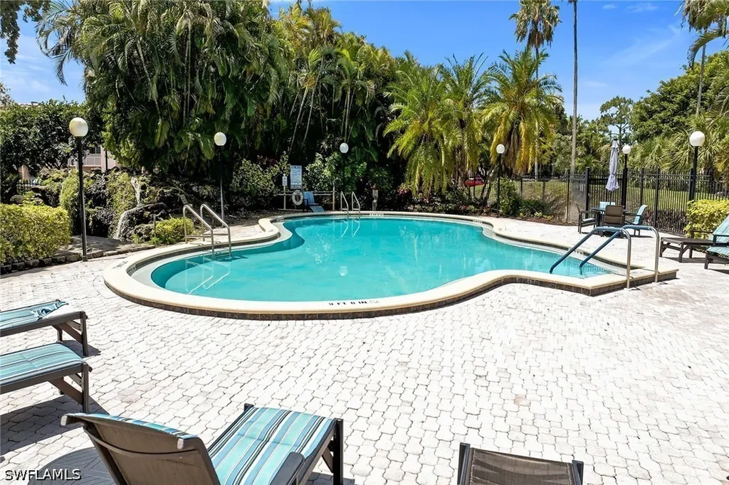 499 Forest Lakes Boulevard Naples FL 34105