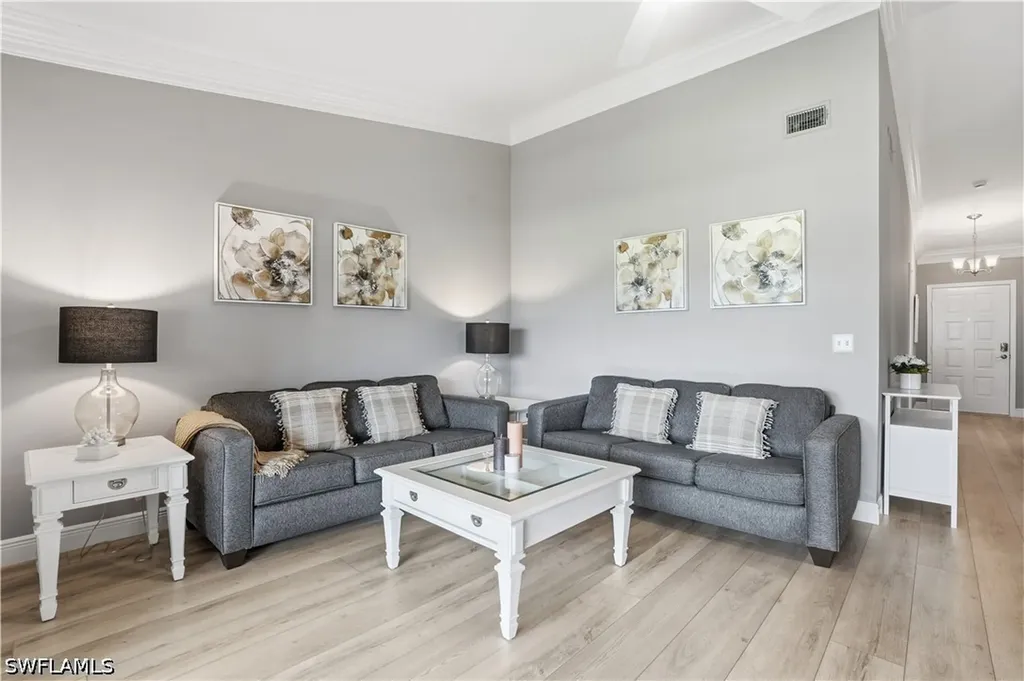 7360 Glenmoor Lane Naples FL 34104