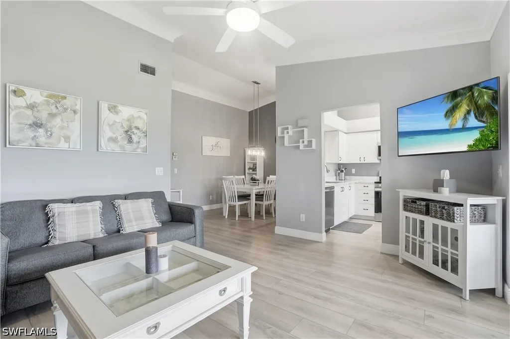 7360 Glenmoor Lane Naples FL 34104