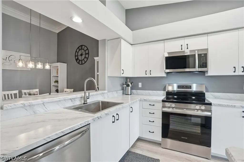 7360 Glenmoor Lane Naples FL 34104