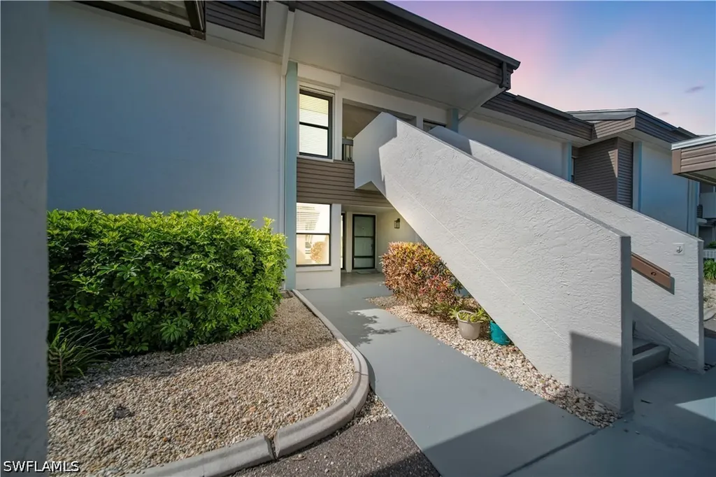 5790 Trailwinds Drive Fort Myers FL 33907