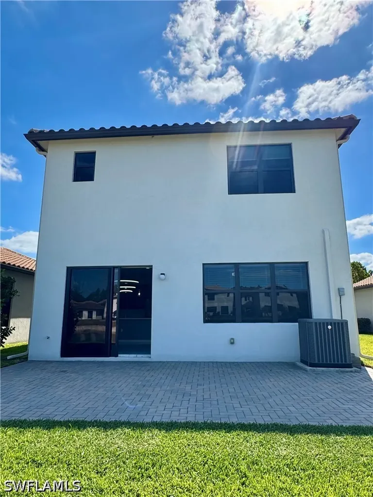 8984 Madrid Circle Naples FL 34104