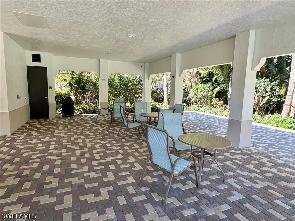 8984 Madrid Circle Naples FL 34104