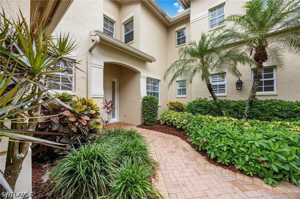 558 Vintage Reserve Lane Naples FL 34119