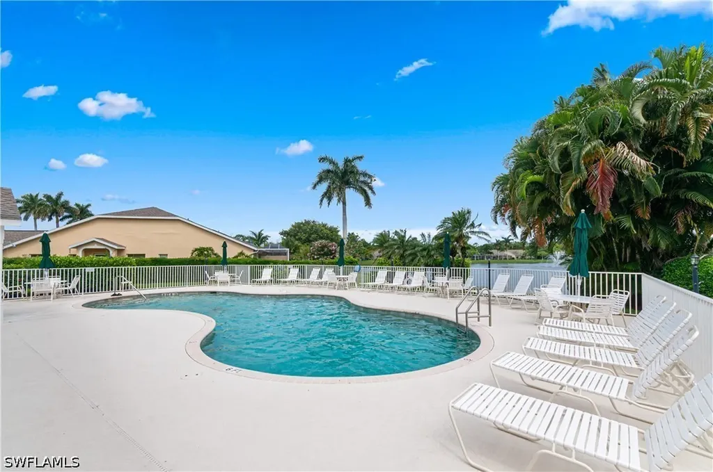 5510 Greenwood Circle Naples FL 34112