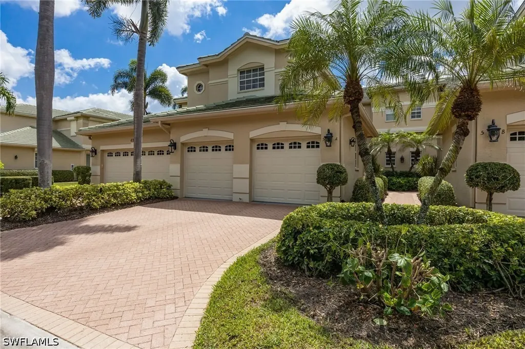Naples FL, 650 Vintage Reserve Circle, Unit 5-A