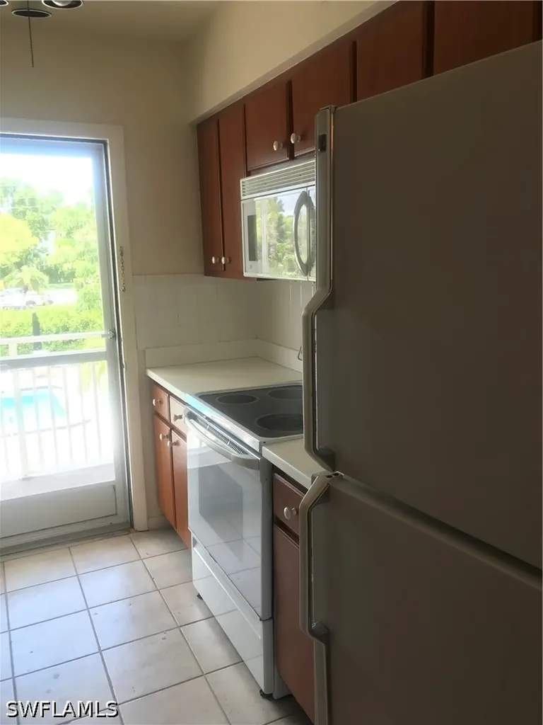216 Banyan Boulevard Naples FL 34102