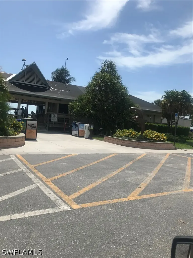216 Banyan Boulevard Naples FL 34102
