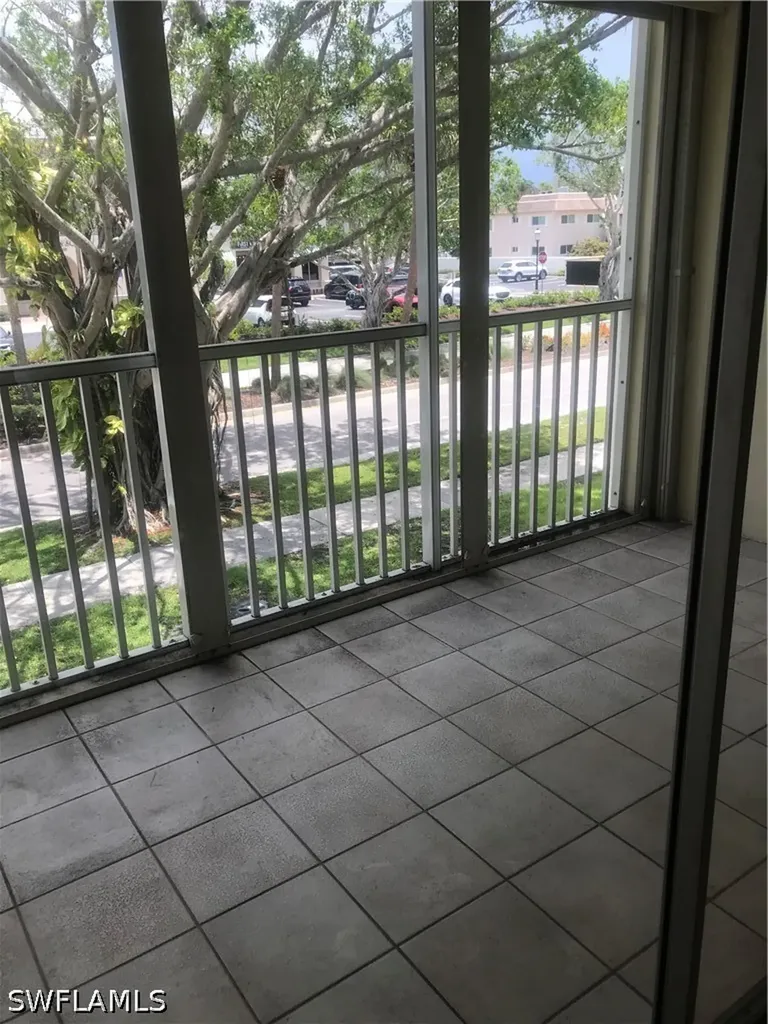 216 Banyan Boulevard Naples FL 34102