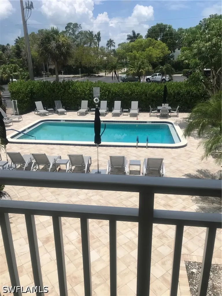 216 Banyan Boulevard Naples FL 34102