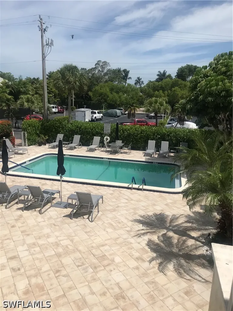 216 Banyan Boulevard Naples FL 34102