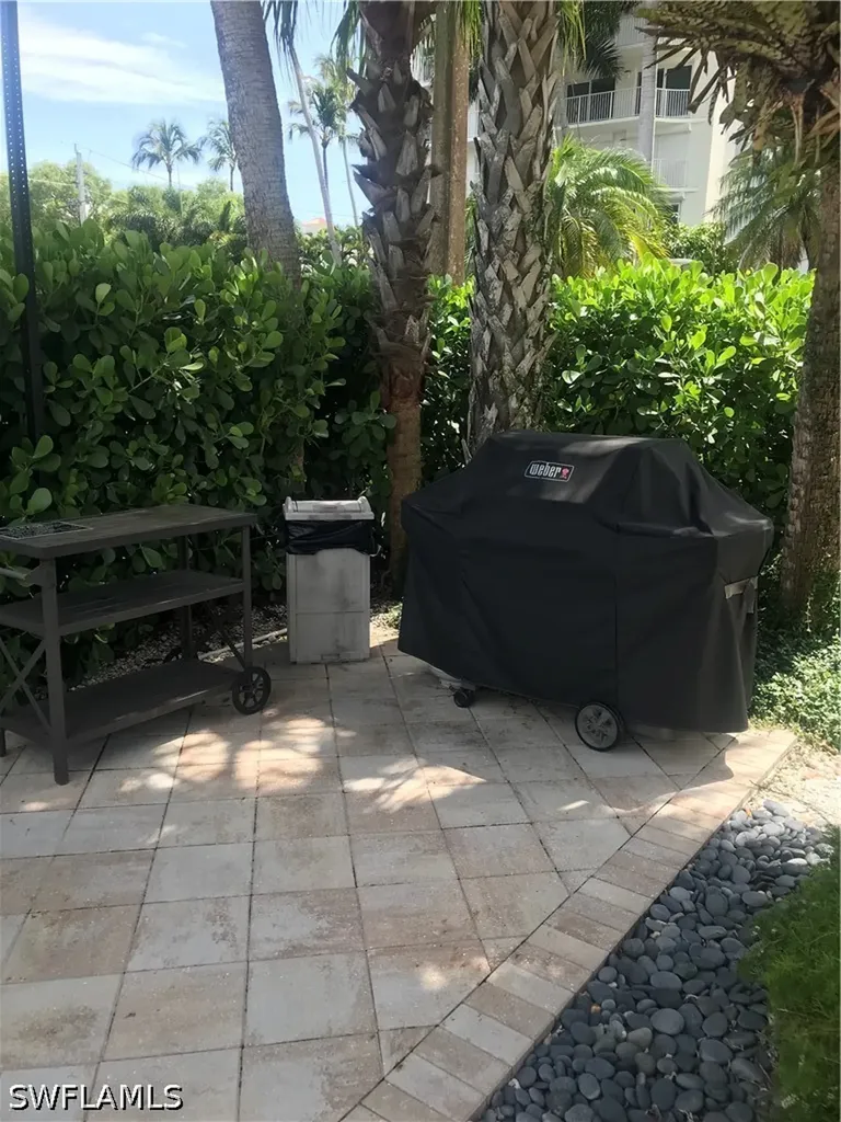 216 Banyan Boulevard Naples FL 34102