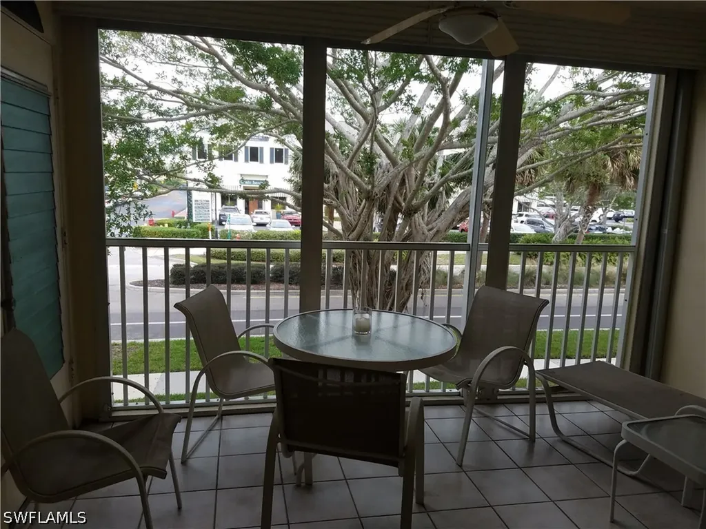 216 Banyan Boulevard Naples FL 34102