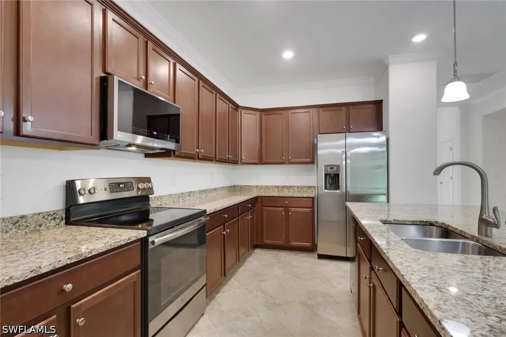 9469 Foxglove Lane Naples FL 34120