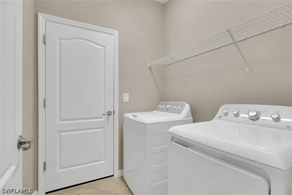 9469 Foxglove Lane Naples FL 34120