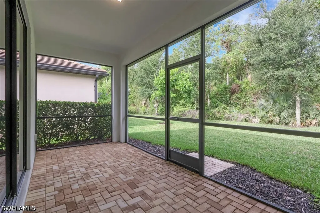 9469 Foxglove Lane Naples FL 34120