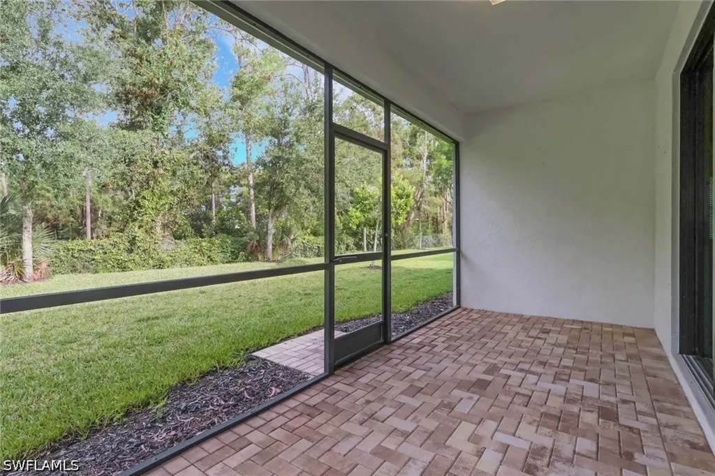 9469 Foxglove Lane Naples FL 34120
