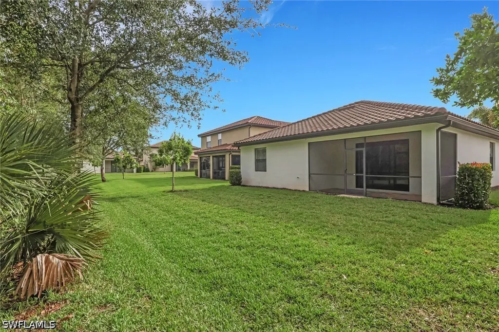 9469 Foxglove Lane Naples FL 34120