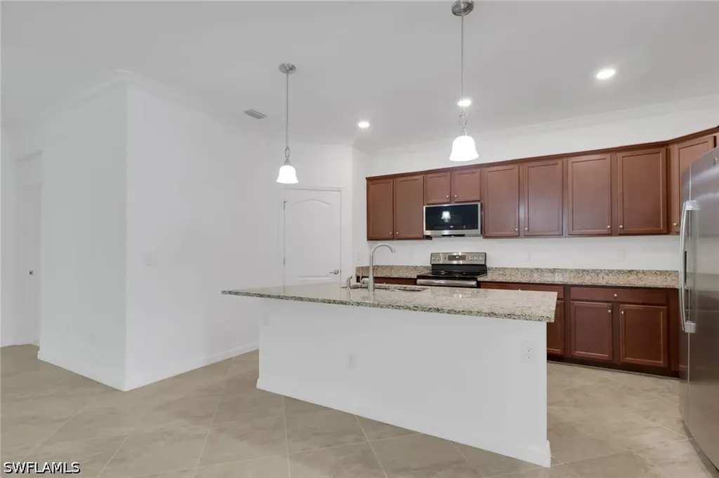 9469 Foxglove Lane Naples FL 34120