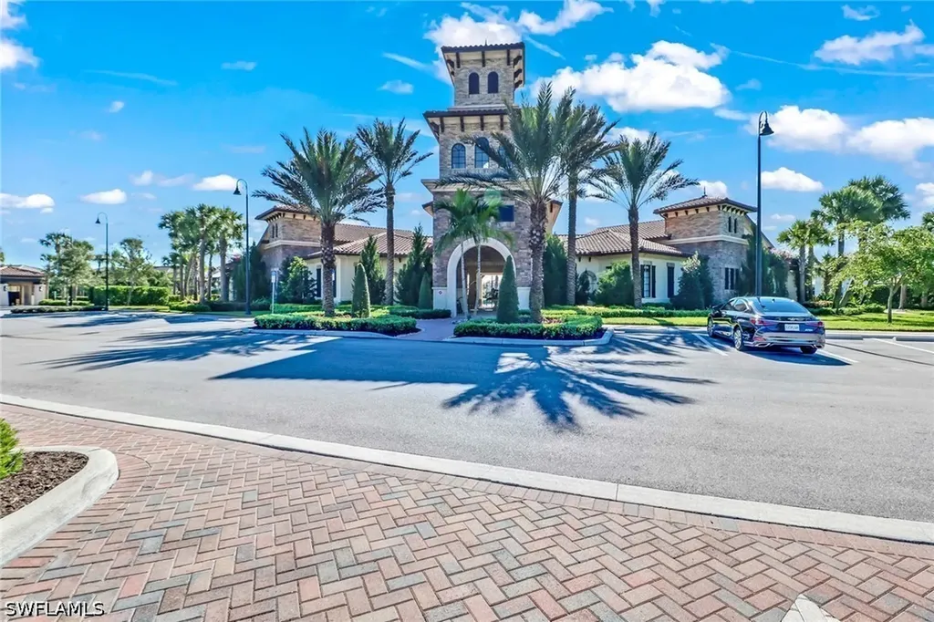 9469 Foxglove Lane Naples FL 34120