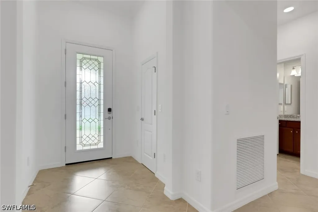 9469 Foxglove Lane Naples FL 34120