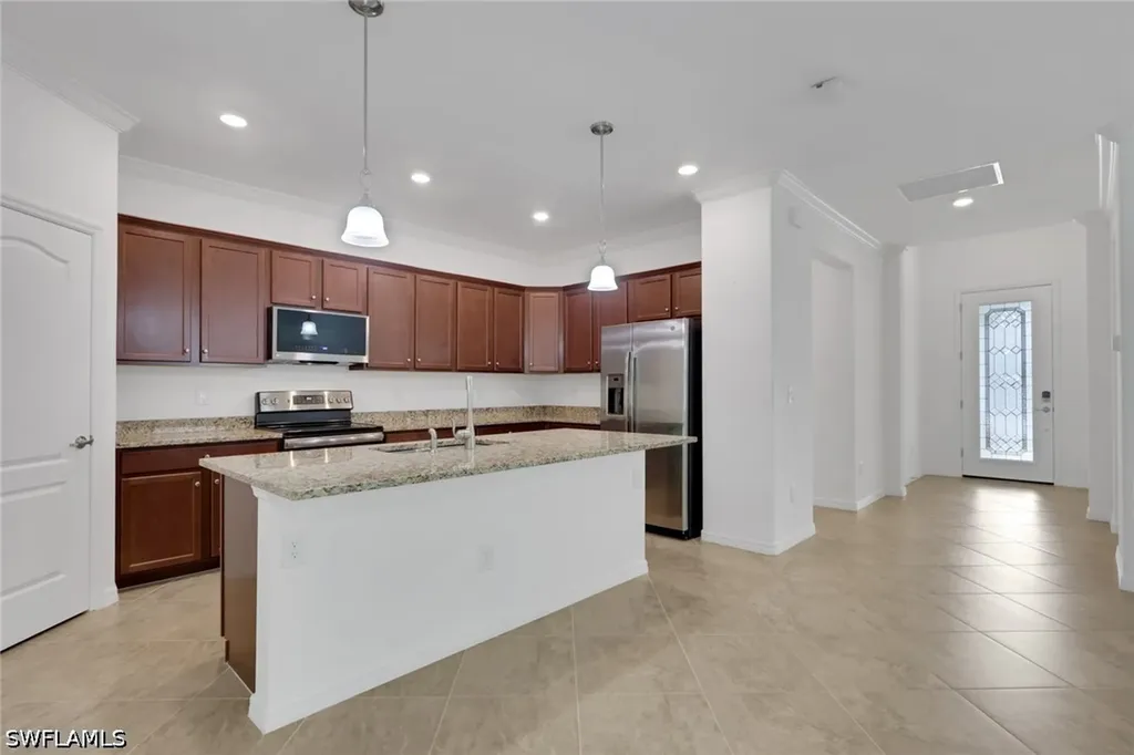 9469 Foxglove Lane Naples FL 34120