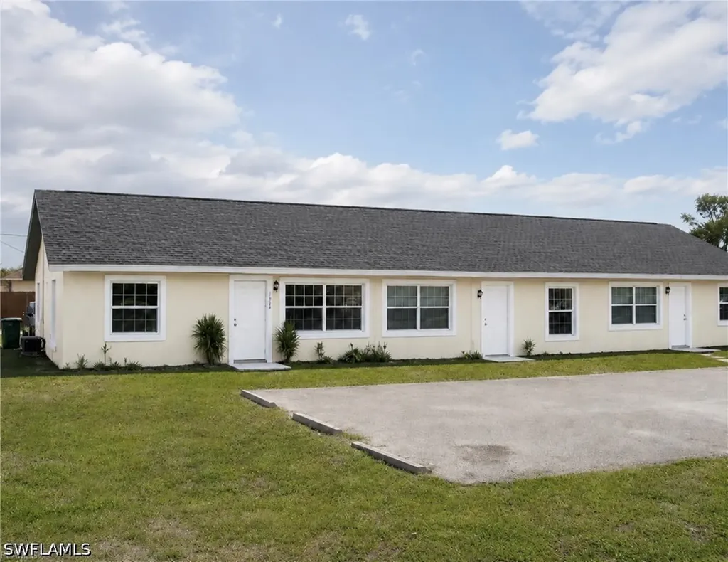 2642 Santa Barbara Boulevard Naples FL 34116