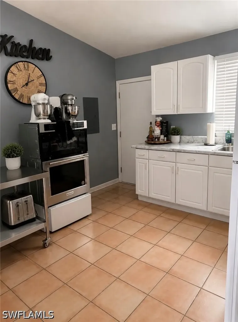 2642 Santa Barbara Boulevard Naples FL 34116