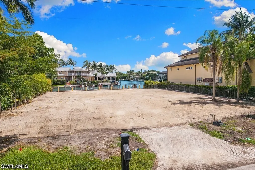 421 21st Avenue S Naples FL 34102