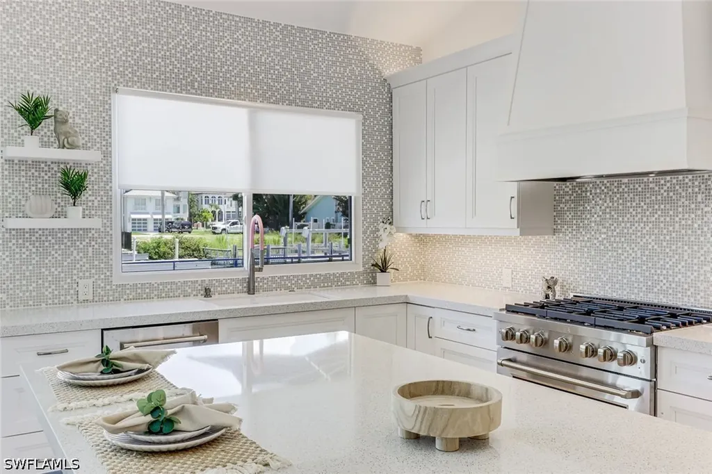151 Bayview Avenue Naples FL 34108