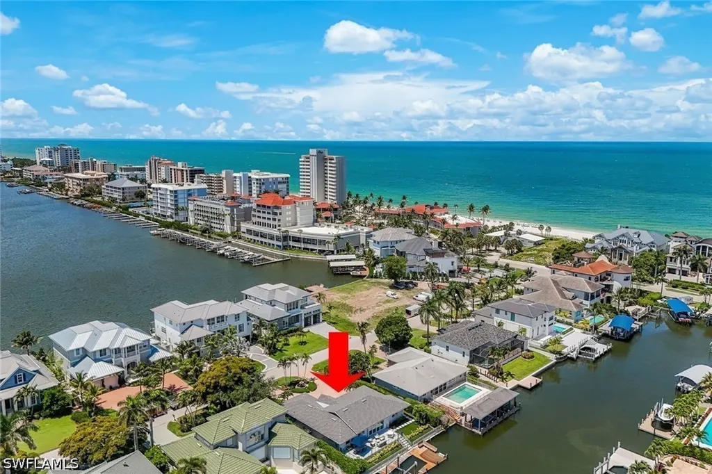 151 Bayview Avenue Naples FL 34108