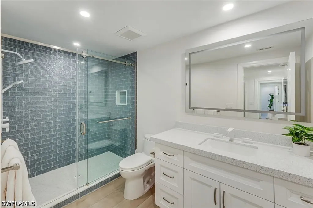 151 Bayview Avenue Naples FL 34108