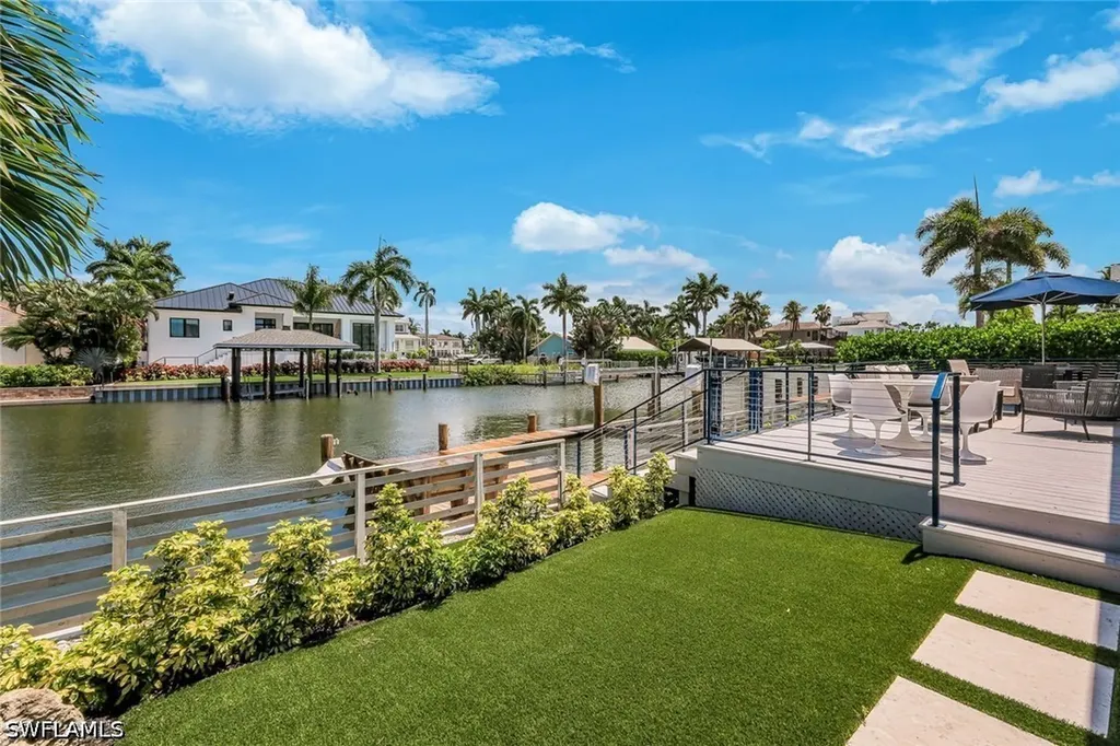 151 Bayview Avenue Naples FL 34108