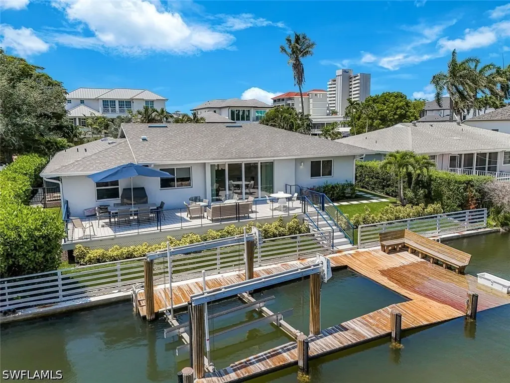 151 Bayview Avenue Naples FL 34108