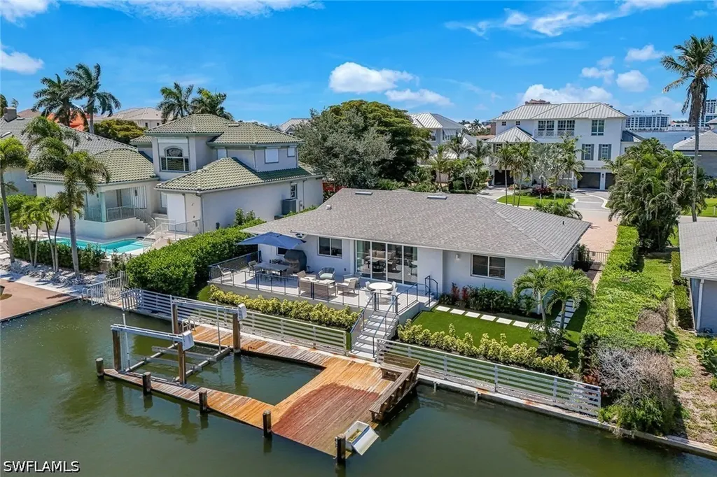 151 Bayview Avenue Naples FL 34108