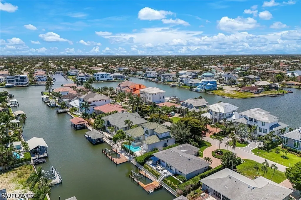 151 Bayview Avenue Naples FL 34108