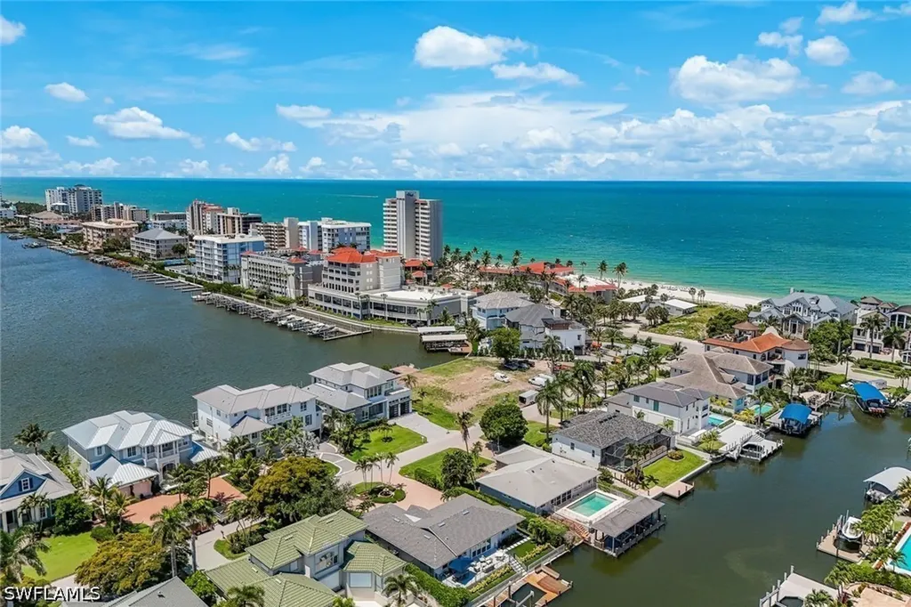 151 Bayview Avenue Naples FL 34108