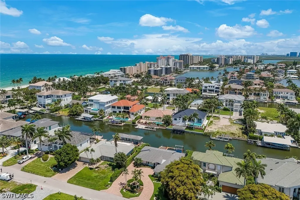 151 Bayview Avenue Naples FL 34108