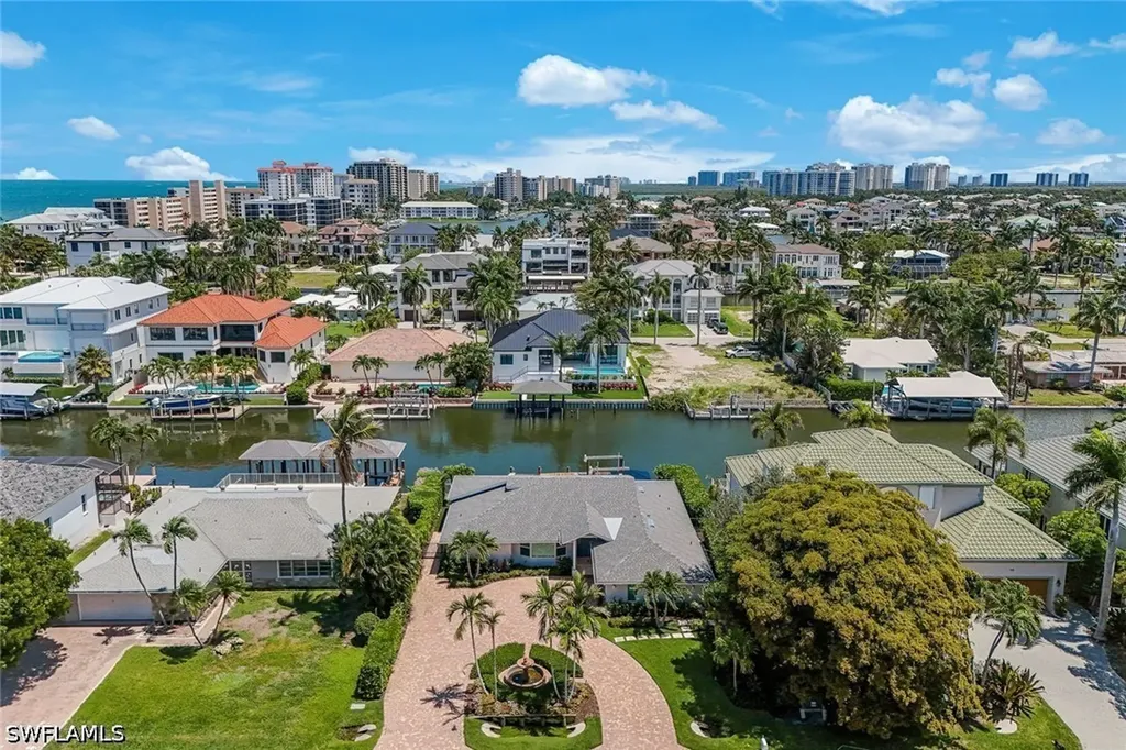 151 Bayview Avenue Naples FL 34108