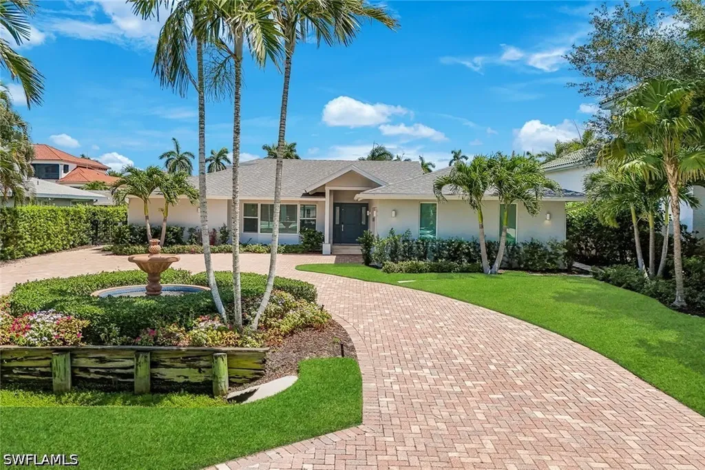 151 Bayview Avenue Naples FL 34108