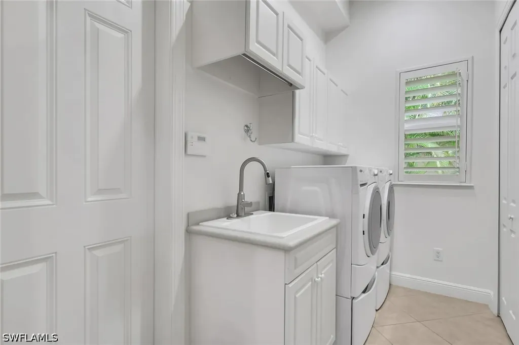 10233 Avonleigh Drive Bonita Springs FL 34135
