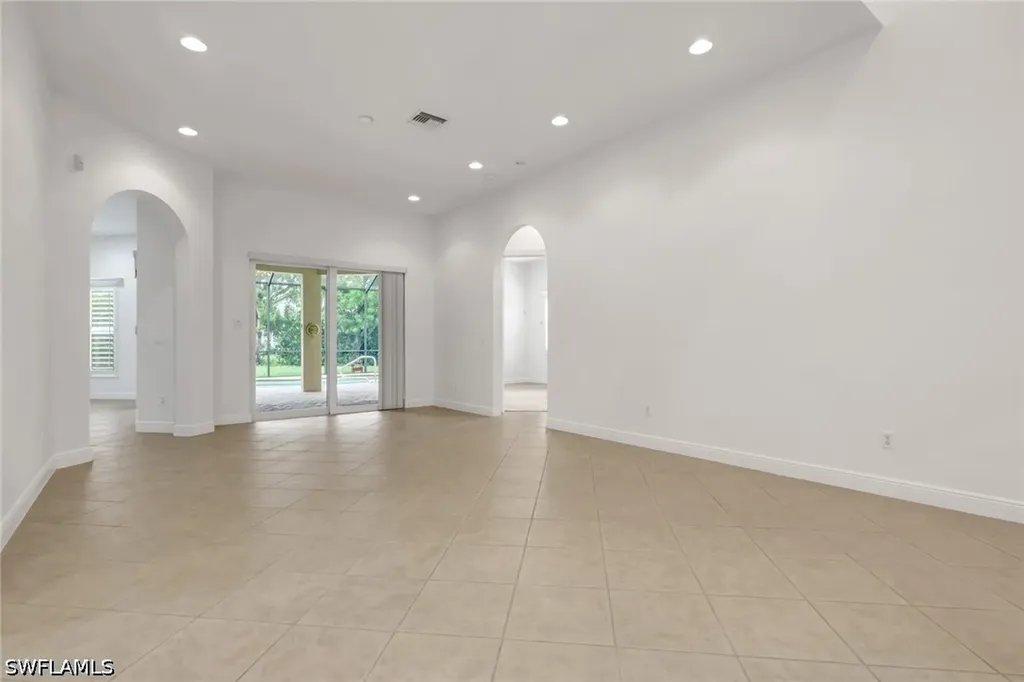 10233 Avonleigh Drive Bonita Springs FL 34135