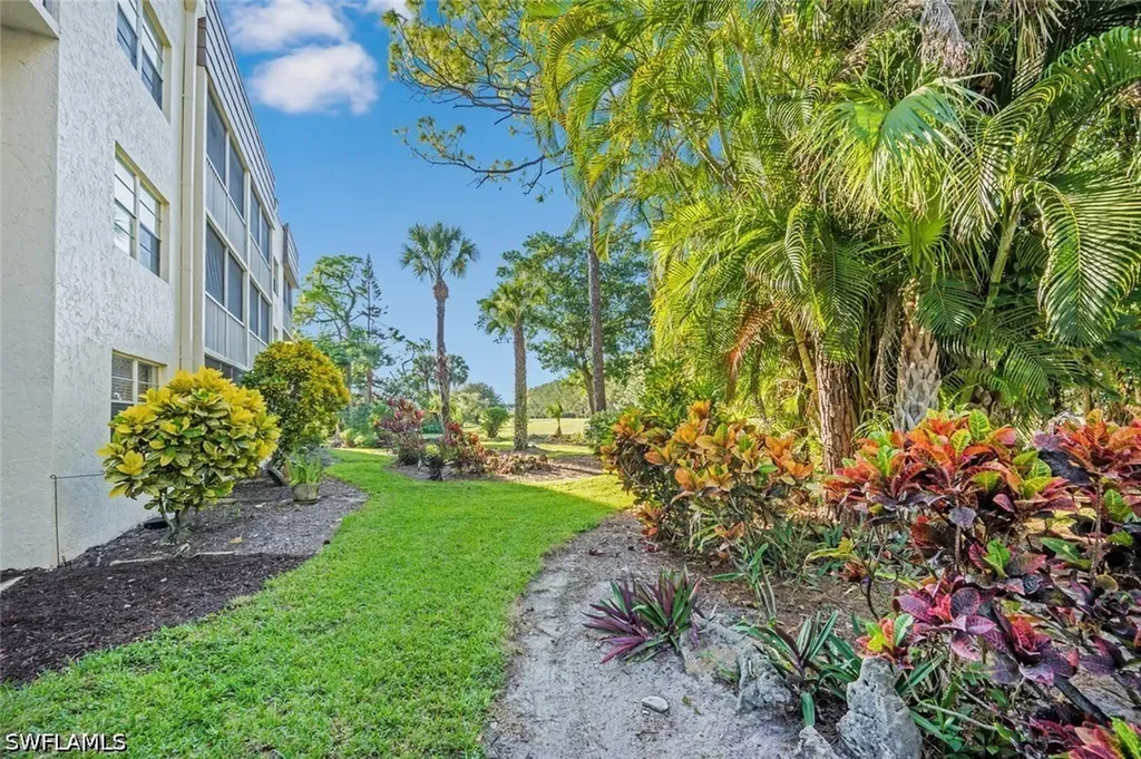 499 Forest Lakes Boulevard Naples FL 34105