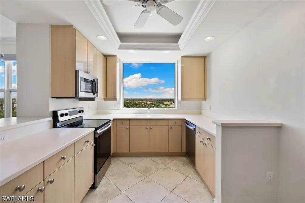 420 Cove Tower Drive Naples FL 34110