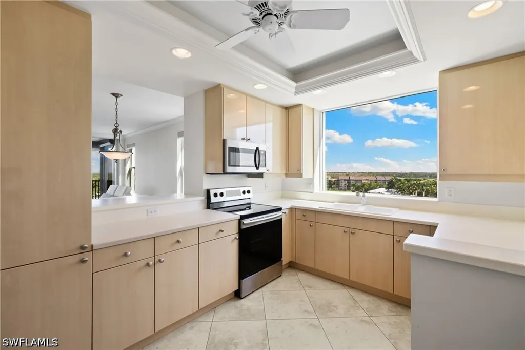 420 Cove Tower Drive Naples FL 34110