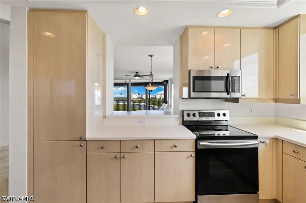 420 Cove Tower Drive Naples FL 34110