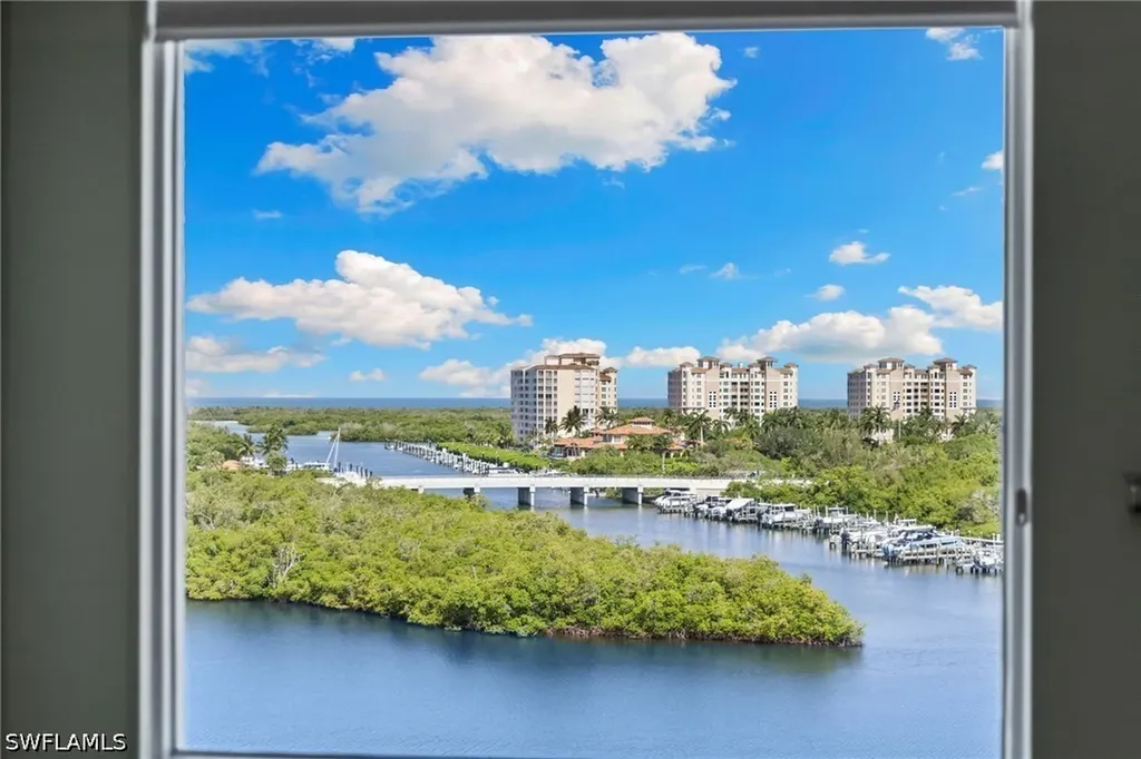 420 Cove Tower Drive Naples FL 34110