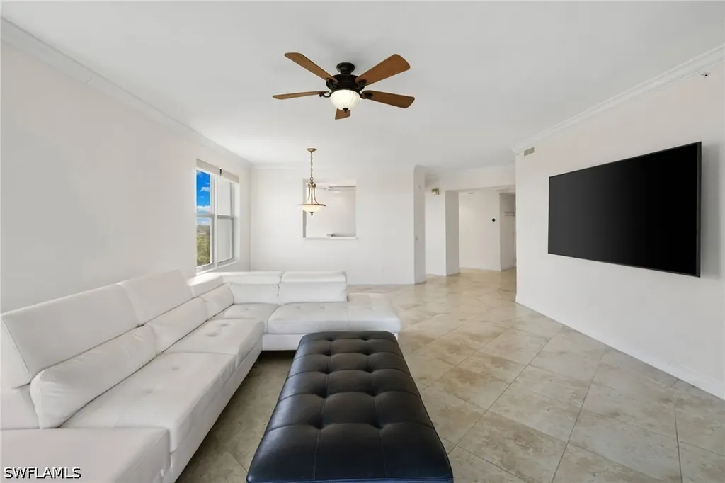 420 Cove Tower Drive Naples FL 34110